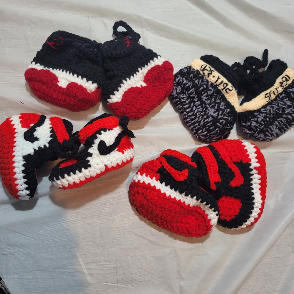 Baby booties - Picture 2 of 2